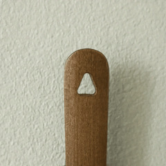 CALVYRA - Magnetic Beechwood Shoehorn for No-Bend Comfort