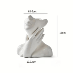 SCULVIA - Sculptural Ceramic Vase for an Artful Focal Point