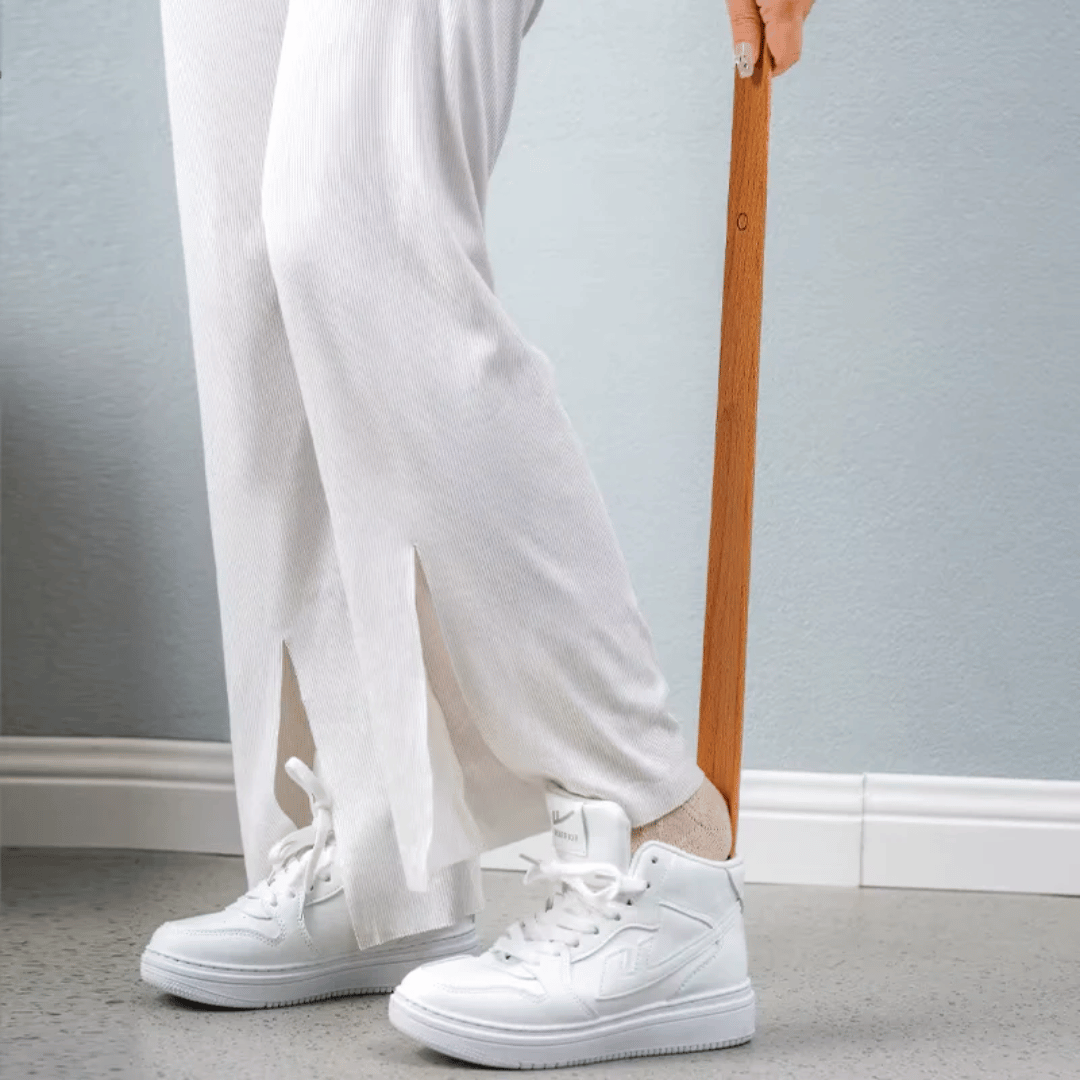 CALVYRA - Magnetic Beechwood Shoehorn for No-Bend Comfort