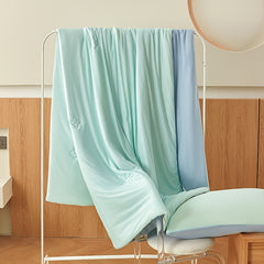 CALYVRA - Lightweight Cooling Quilt for Restful Summer Sleep