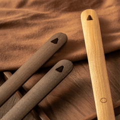 CALVYRA - Magnetic Beechwood Shoehorn for No-Bend Comfort