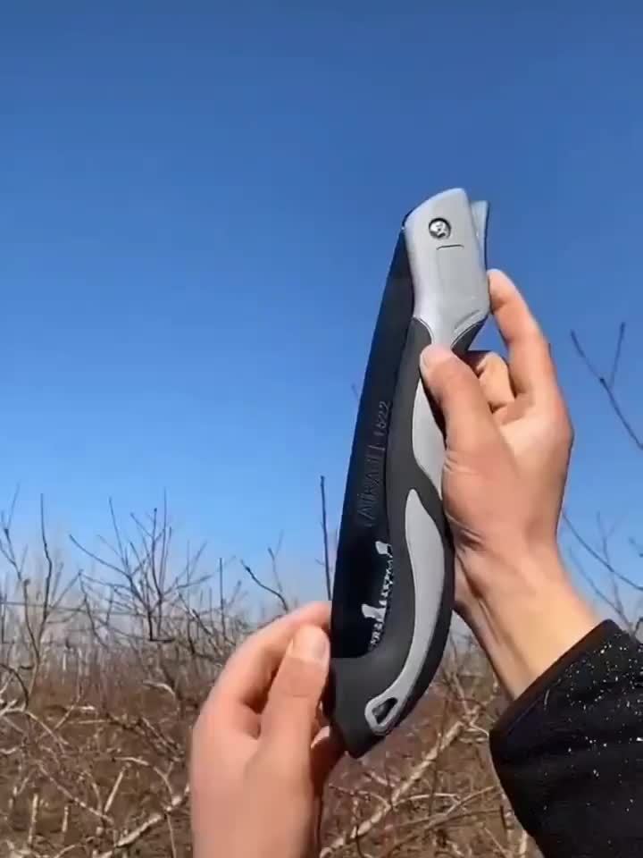 KERVANO - Folding Wood Saw for Controlled Cord-Free Cutting