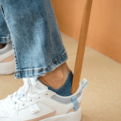 CALVYRA - Magnetic Beechwood Shoehorn for No-Bend Comfort