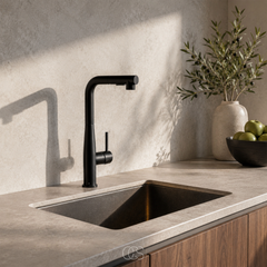 VORYNZA - Sculptural Pull-Out Kitchen Faucet for Easy Rinsing