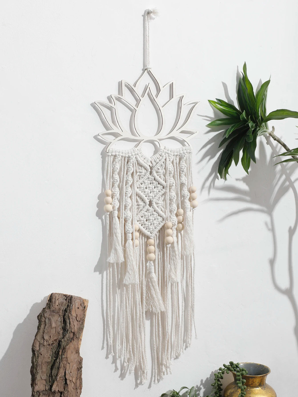 VELUNORA - Lotus Macrame Wall Hanging For A Serene Focal Point