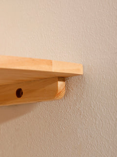 CORVYNE - Solid Pine Corner Shelf for Artful Space-Saving Display