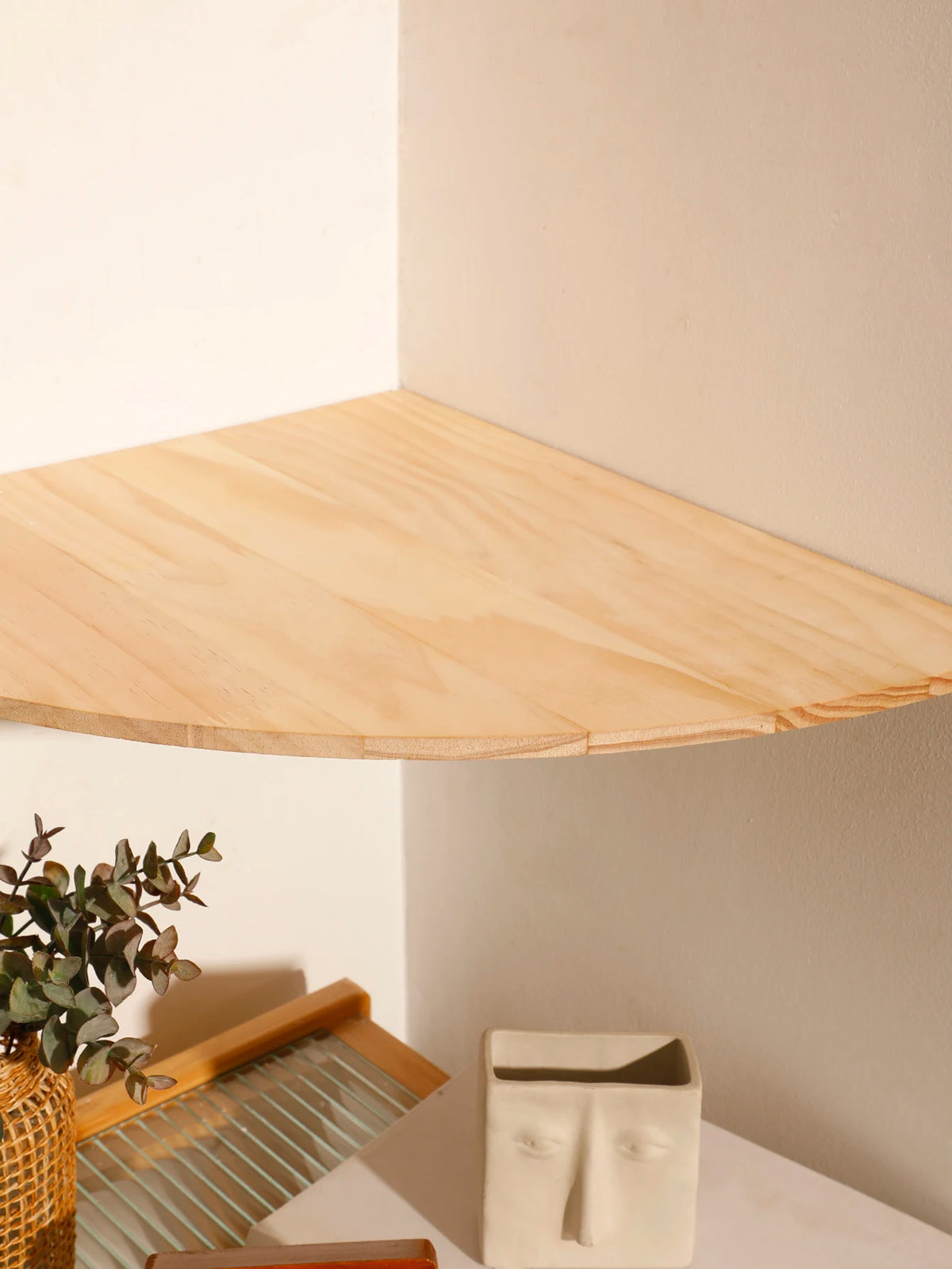 CORVYNE - Solid Pine Corner Shelf for Artful Space-Saving Display