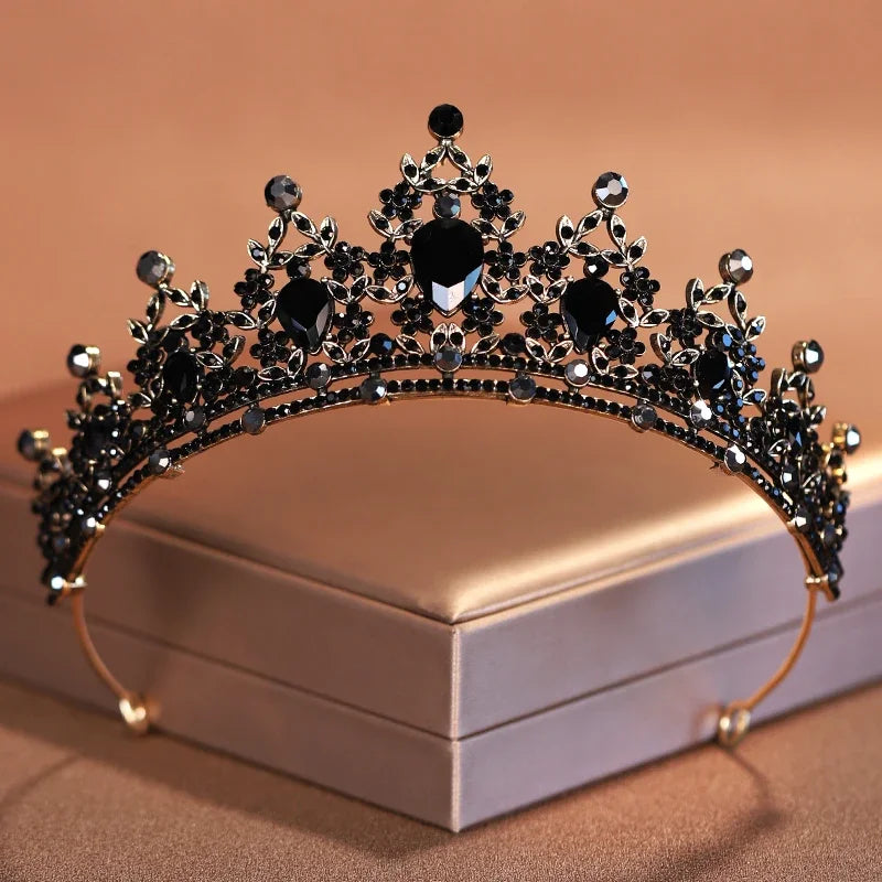 ZAVENZA - Baroque Crystal Tiara for a Striking Bridal Look