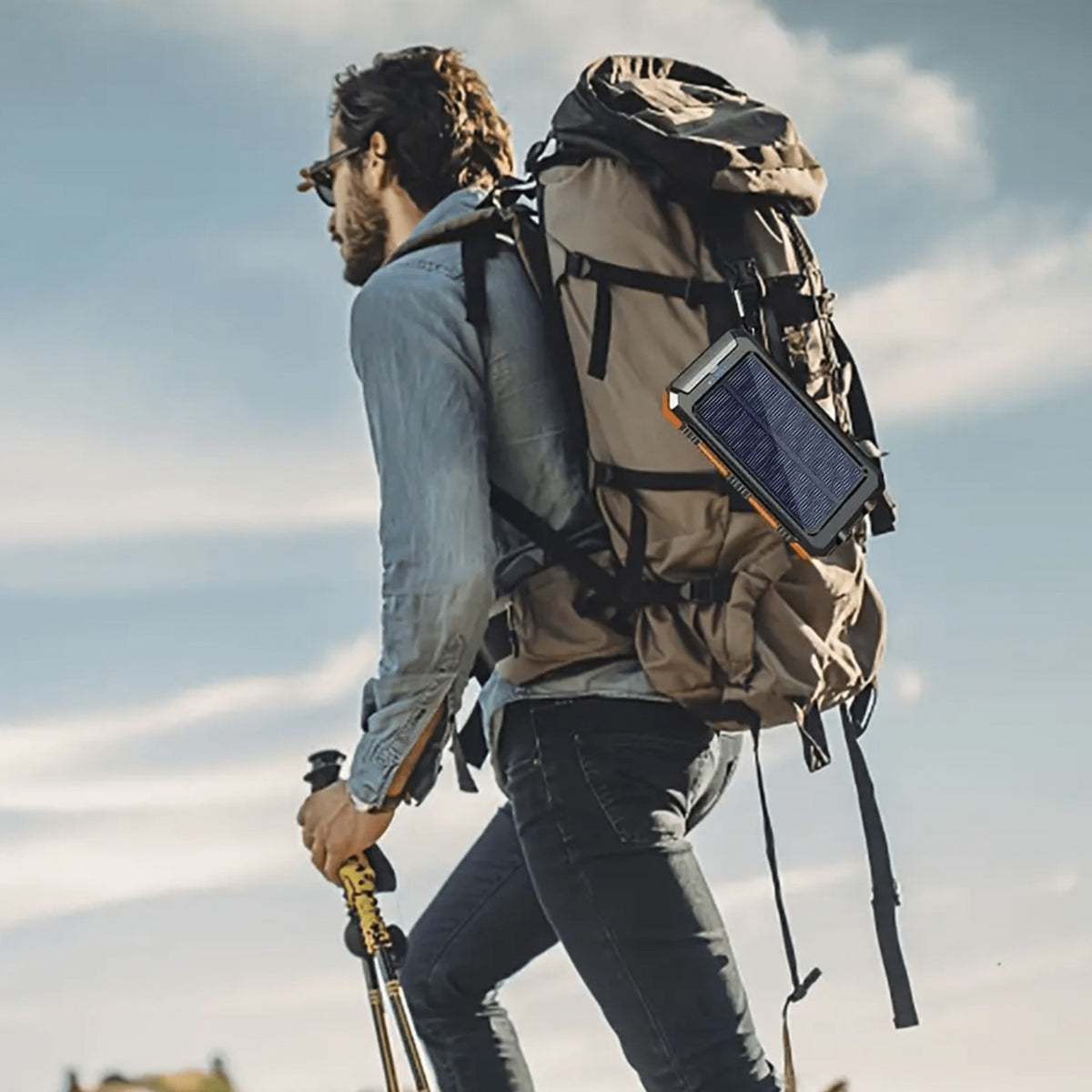 RAYNARO - Solar Power Bank for Reliable Off-Grid Charging