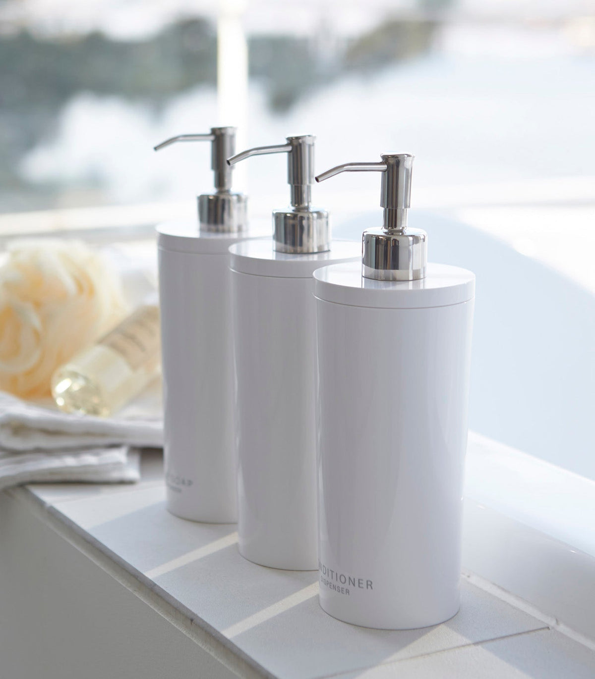 LAVYRA - Round Shower Dispenser Set for a Clutter-Free Bathroom