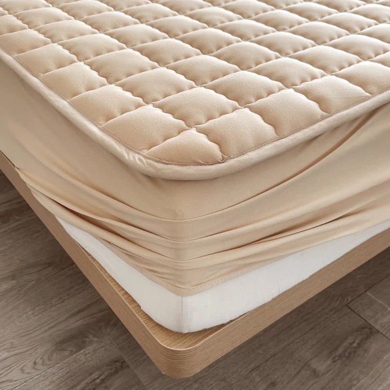 LYVORIN - Breathable Mattress Protector for Cooler, Cleaner Sleep