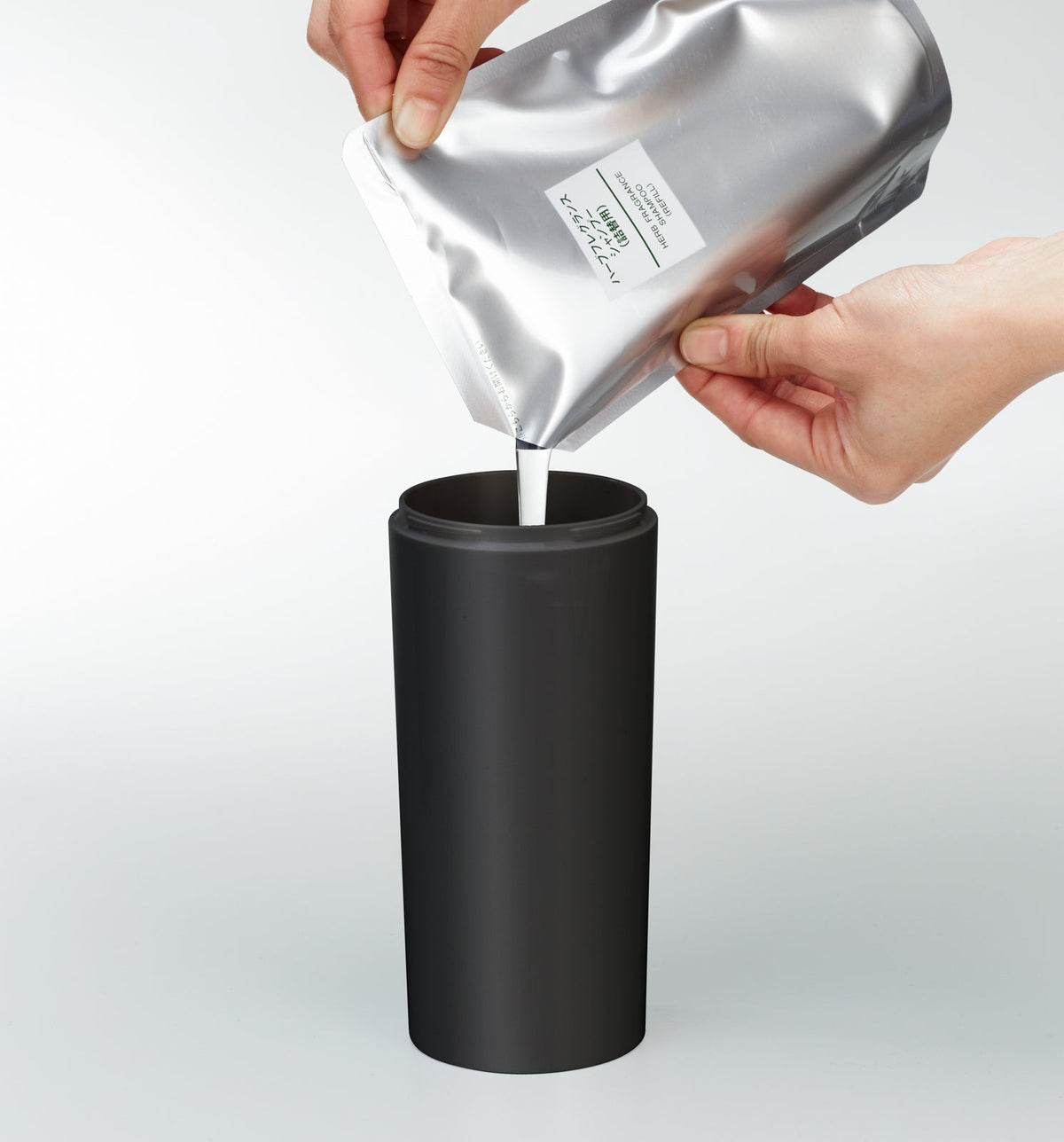 LAVYRA - Round Shower Dispenser Set for a Clutter-Free Bathroom