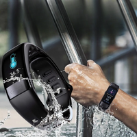Fitness-Smartwatch mit Farbdisplay — IP67, USB-Ladung, 10 Tage Akku