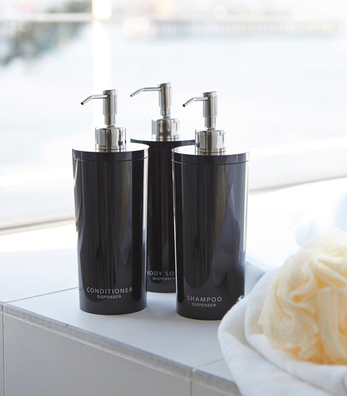 LAVYRA - Round Shower Dispenser Set for a Clutter-Free Bathroom